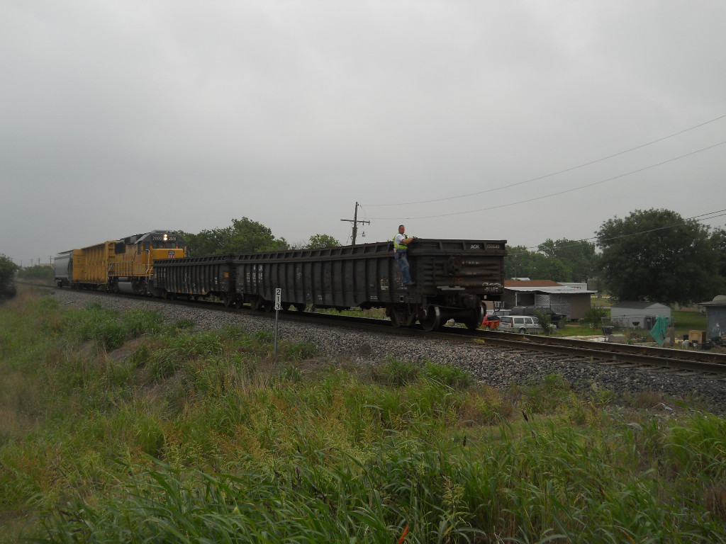 UP 2000  21Apr2011  SB at McCarty Lane with early morning pickups 